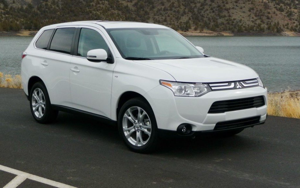 Ремонт и запчасти для MITSUBISHI OUTLANDER (2013-)