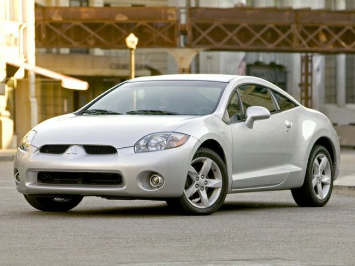 Запчасти Mitsubishi Eclipse (2006-2008 год) , кузовной ремонт и покраска.